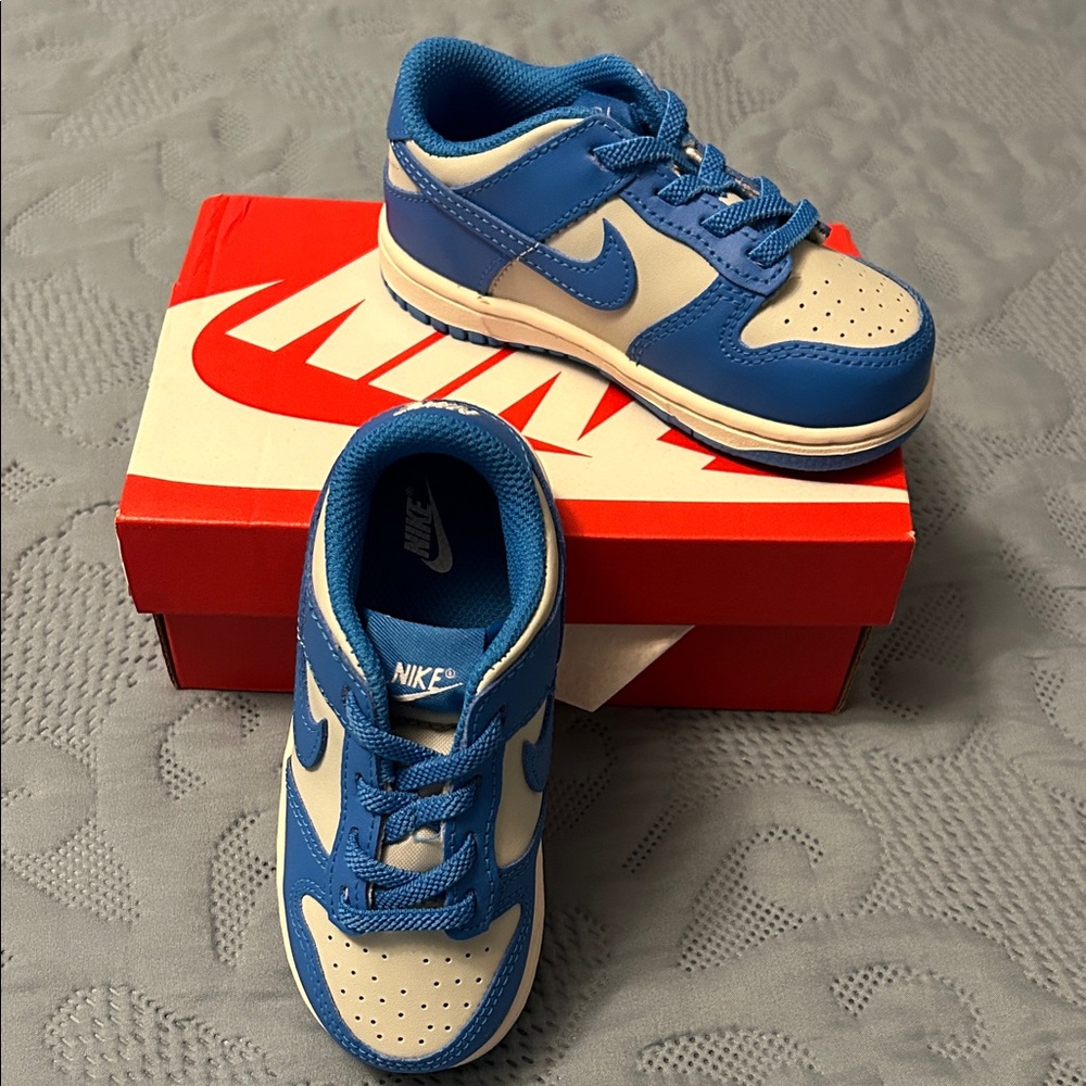 Nike Kids Sneakers in Blue and Cream